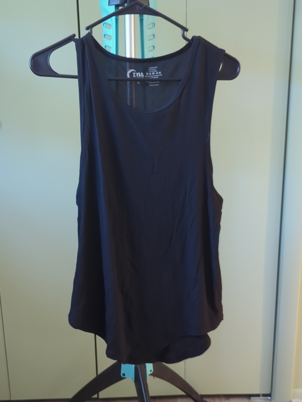 ZYIA Black Scoop Neck Sleeveless Tank